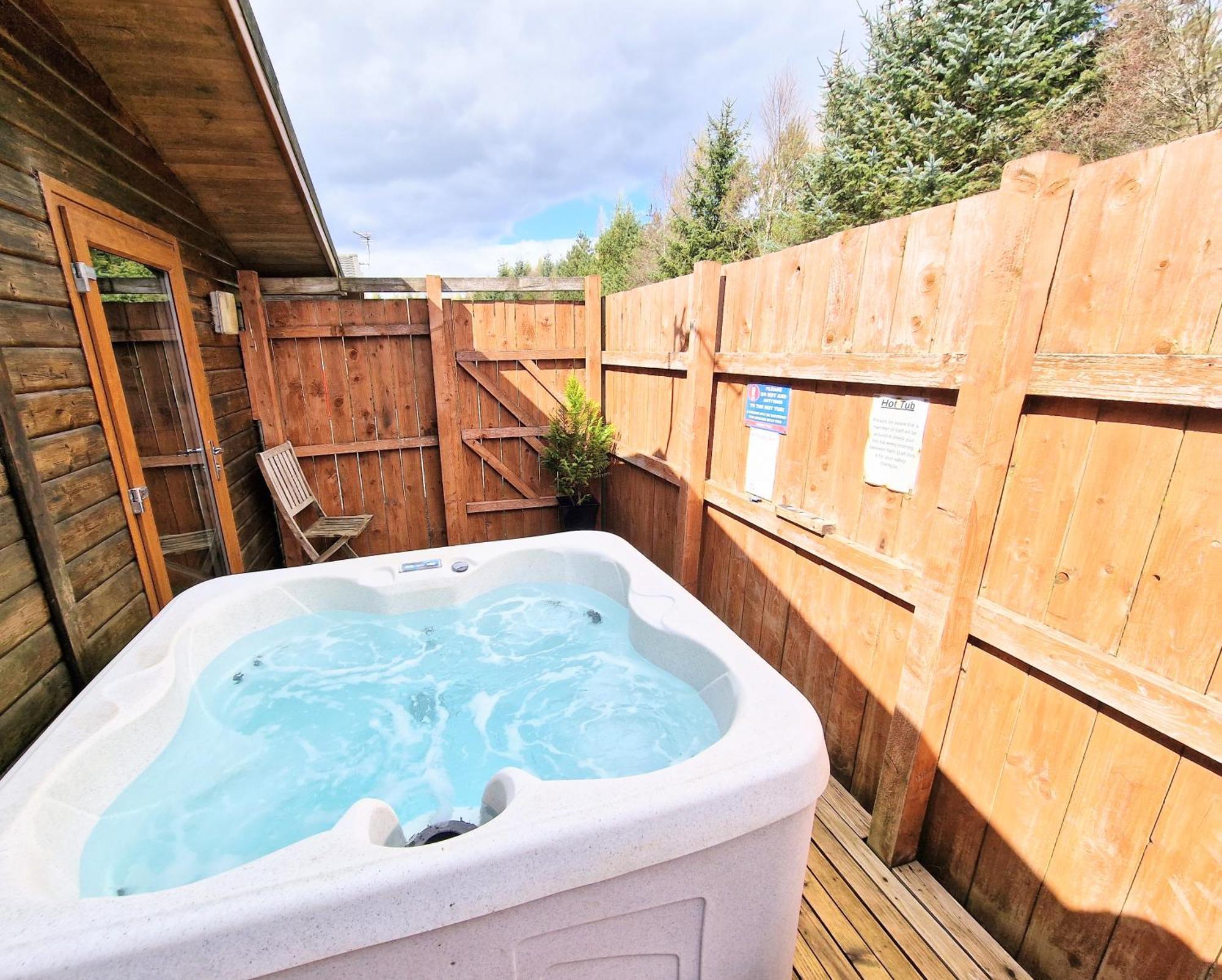 Lomond 2 With Private Hot Tub - Fife - Loch Leven - Lomond Hills Villa Kelty Ngoại thất bức ảnh
